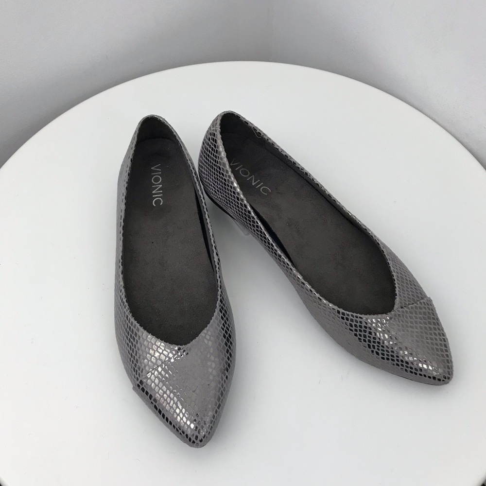 VIONIC caballo pointy toe flat gunmetal snake 8